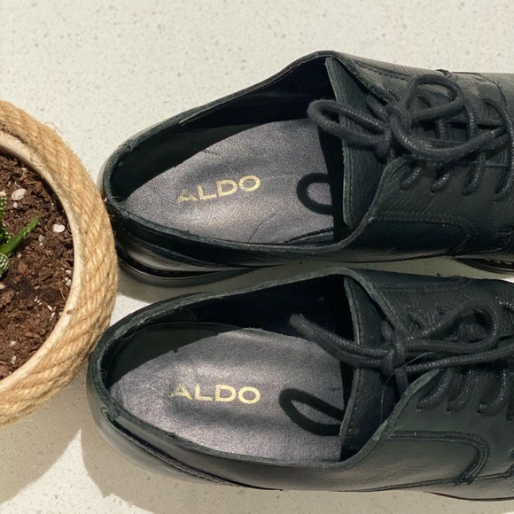ALDO dress shoes - oxford style - Picture 7 of 8